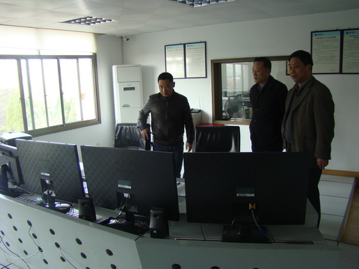 公司黨委書記、董事長何族興到一線部門調(diào)研